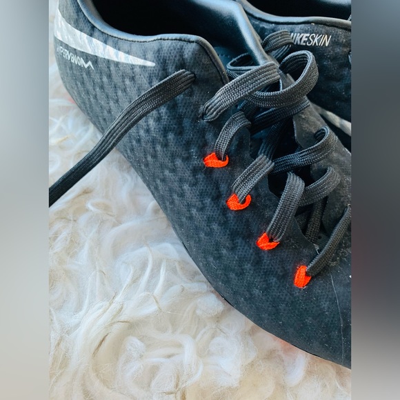 Nike HyperVenom Cleats - Picture 5 of 6